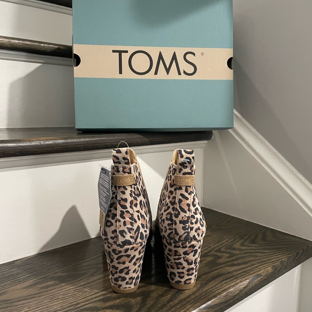 TOMS Women's Desert Tan Leopard Suede Kelsy Bootie 10014153, Tan, Size 9.5 - Picture 5 of 8